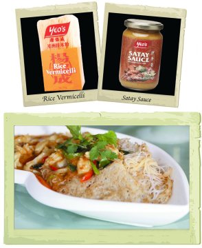 Crispy Singapore Rice Vermicelli with Satay Squid